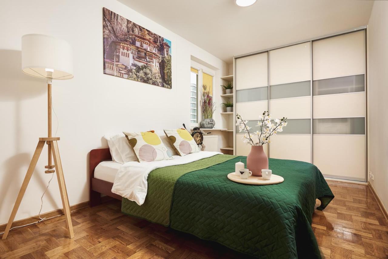 Lumina Spacious Apartment Near The Railway Station Warschau Exterior foto